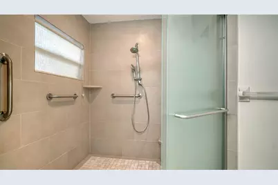 1638 Starling Drive #105, Sarasota, FL 34231 - Photo 32
