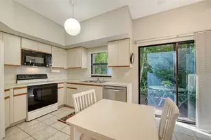 1638 Starling Dr, Sarasota, FL 34231 - Photo 22