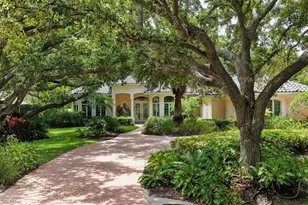 402 Macewen Dr, Osprey, FL 34229 - Photo 2