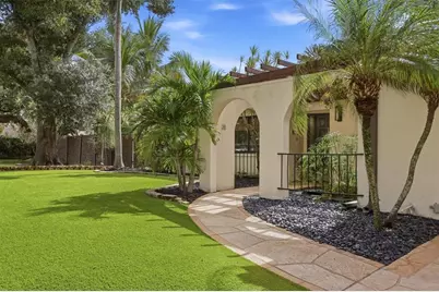 624 Saint Andrews Drive, Sarasota, FL 34243 - Photo 4