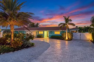 3708 Royal Palm Dr, Bradenton, FL 34210 - Photo 1