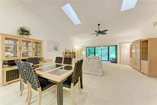 3952 Wilshire Cir E, Sarasota, FL 34238 - Photo 8
