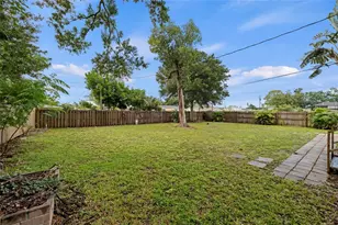 1206 30th St W, Bradenton, FL 34205 - Photo 30