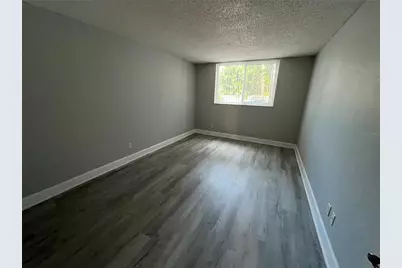 2755 Coconut Bay Ln Lane #113, Sarasota, FL 34237 - Photo 6