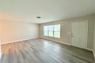 3126 Shamrock Dr, Venice, FL 34293 - Photo 4