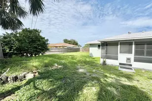 3126 Shamrock Dr, Venice, FL 34293 - Photo 16