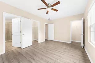 2399 Midnight Pearl Dr, Sarasota, FL 34240 - Photo 6