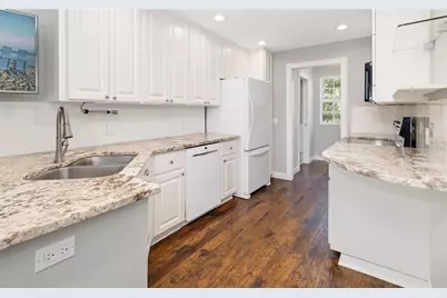 7632 Bergamo Avenue, Sarasota, FL 34238 - Photo 14