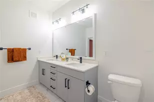 1420 Lakefront Dr, Sarasota, FL 34240 - Photo 18