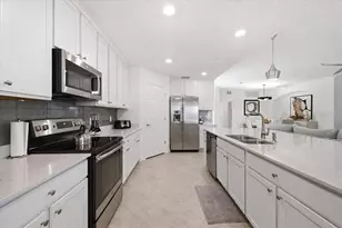 10792 Tarflower Dr, Venice, FL 34293 - Photo 6