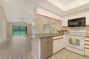 7652 Eagle Creek Dr, Sarasota, FL 34243 - Photo 18
