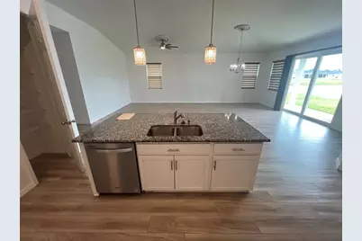 3504 74th Avenue Circle E, Sarasota, FL 34243 - Photo 6