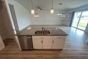 3504 74th Ave Cir E, Sarasota, FL 34243 - Photo 6