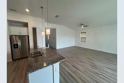 3504 74th Avenue Circle E, Sarasota, FL 34243 - Photo 4