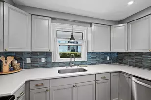691 Tarawitt Dr, Longboat Key, FL 34228 - Photo 10
