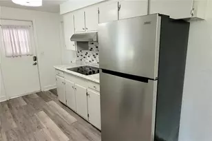 2975 Louise St, Sarasota, FL 34237 - Photo 10