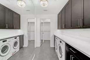 1100 Benjamin Franklin Dr, Sarasota, FL 34236 - Photo 22