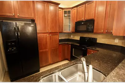 7936 Limestone Lane #7936, Sarasota, FL 34233 - Photo 4