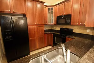 7936 Limestone Ln, Sarasota, FL 34233 - Photo 4