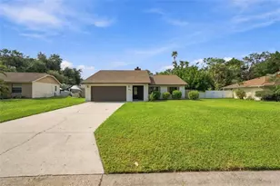 2328 Spring Oaks Cir, Sarasota, FL 34234 - Photo 4