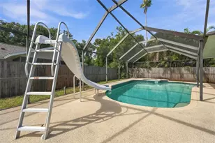 2328 Spring Oaks Cir, Sarasota, FL 34234 - Photo 32