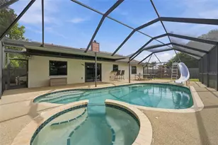 2328 Spring Oaks Cir, Sarasota, FL 34234 - Photo 2
