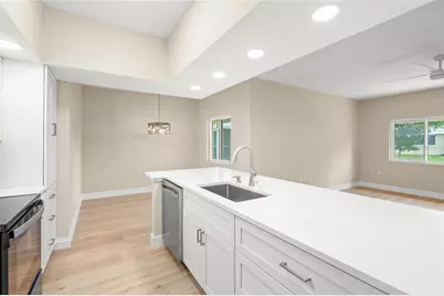 5823 Tidewood Avenue #8, Sarasota, FL 34231 - Photo 8