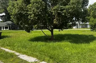 923 W Lake Cannon Dr NW, Winter Haven, FL 33881 - Photo 2