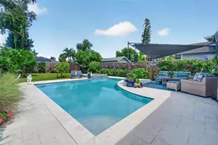 2318 7th Ave W, Bradenton, FL 34205 - Photo 2