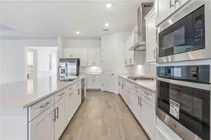 19051 Scallop Loop, Lakewood Ranch, FL 34211 - Photo 10