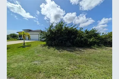 281 Baytree Drive, Rotonda West, FL 33947 - Photo 2