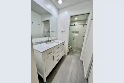 2132 Jo An Drive, Sarasota, FL 34231 - Photo 14