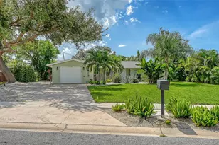 2510 Bispham Rd, Sarasota, FL 34231 - Photo 2
