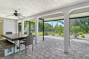 2510 Bispham Rd, Sarasota, FL 34231 - Photo 28