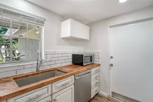 2510 Bispham Rd, Sarasota, FL 34231 - Photo 14