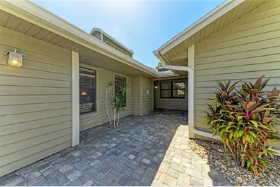 3403 Avenida Madera #B, Bradenton, FL 34210 - Photo 4
