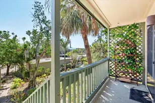 1519 Pelican Point Dr, Sarasota, FL 34231 - Photo 2