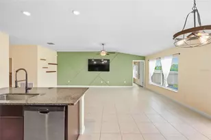 1423 Golden Glow Dr, Ruskin, FL 33570 - Photo 20