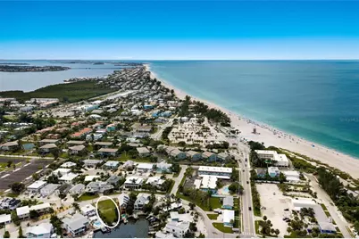 214 S Harbor Drive, Holmes Beach, FL 34217 - Photo 8