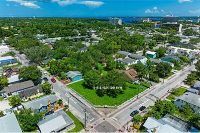 1018 12th Street W, Bradenton, FL 34205 - Photo 2