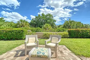 4060 Jardin Ln, Sarasota, FL 34238 - Photo 12
