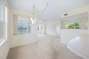 5056 Oak Run Dr, Sarasota, FL 34243 - Photo 8