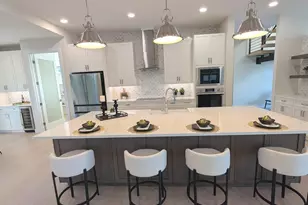 2110 Michele Dr, Sarasota, FL 34231 - Photo 6