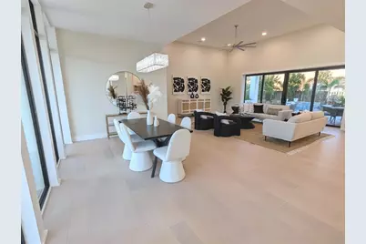 2110 Michele Drive, Sarasota, FL 34231 - Photo 4