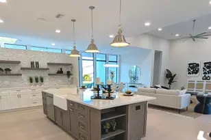 2110 Michele Dr, Sarasota, FL 34231 - Photo 8