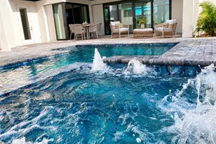 2110 Michele Dr, Sarasota, FL 34231 - Photo 2