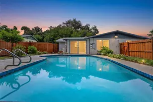 142 2nd Ave, Nokomis, FL 34275 - Photo 2