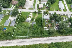 2305 Mango Ave, Sarasota, FL 34234 - Photo 6