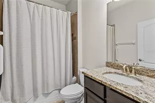 2924 Oriole Dr, Sarasota, FL 34243 - Photo 6