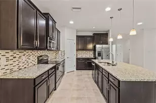2924 Oriole Dr, Sarasota, FL 34243 - Photo 12